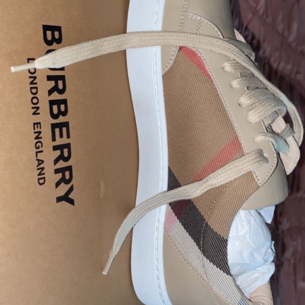 BRAND NEW WOMEN BURBERRY SHOES